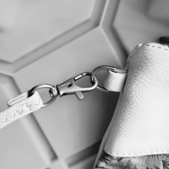 PIXIE MOOD FLORAL CORK CROSSBODY EUC - Picture 4 of 6